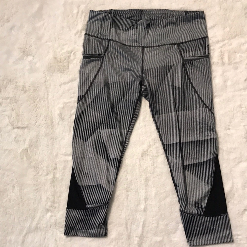 Athleta Capri, size Large.